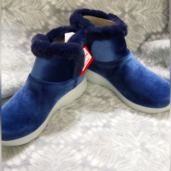 Sketchers Blue Suede Boots - Picture 5 of 7